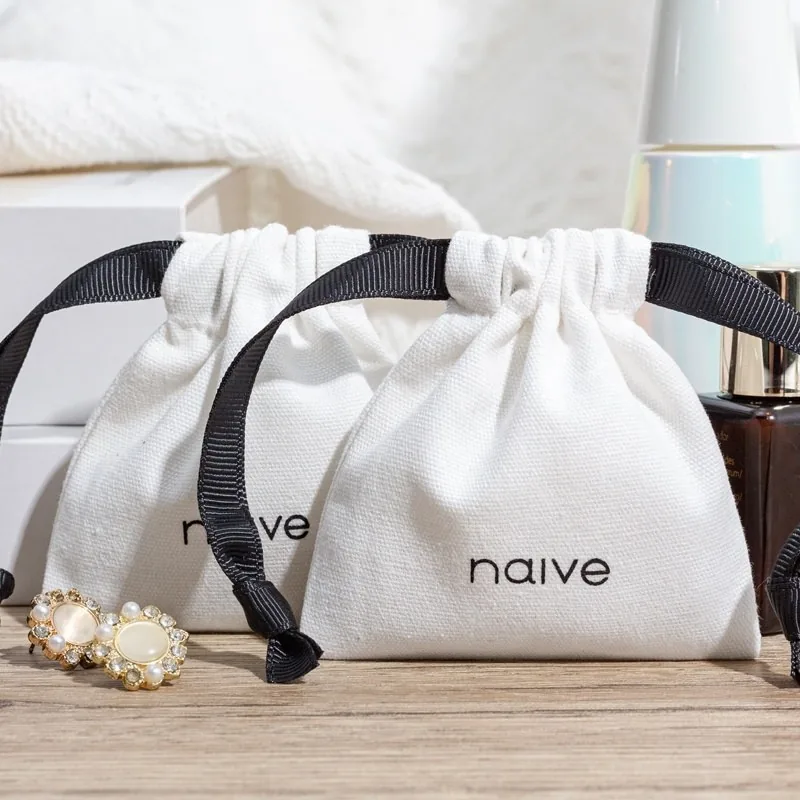 Woven Labels vs. Printed Labels for Fabric Packaging